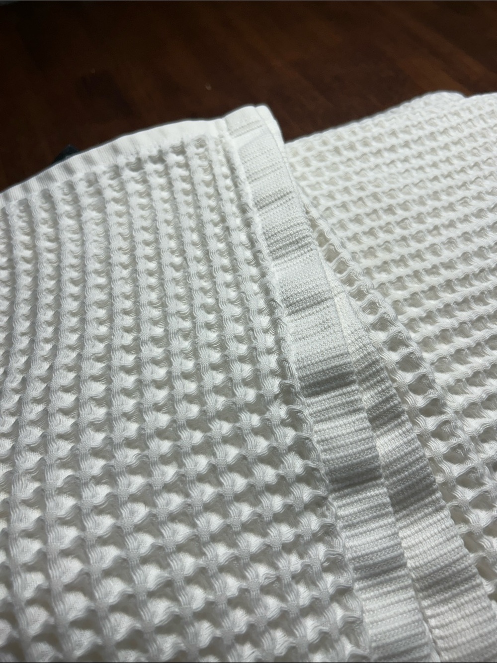 Waffle-Texture Bath Towel in White - Soft, Breathable 100 % Cotton